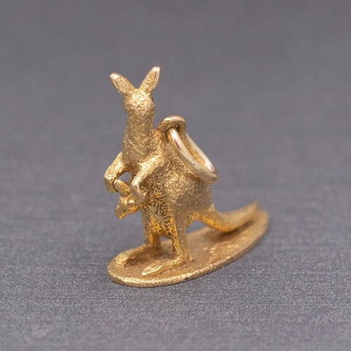 Entzückendes australisches Känguru mit Joey Charm in 9k Gelbgold - Bild 5 von 8