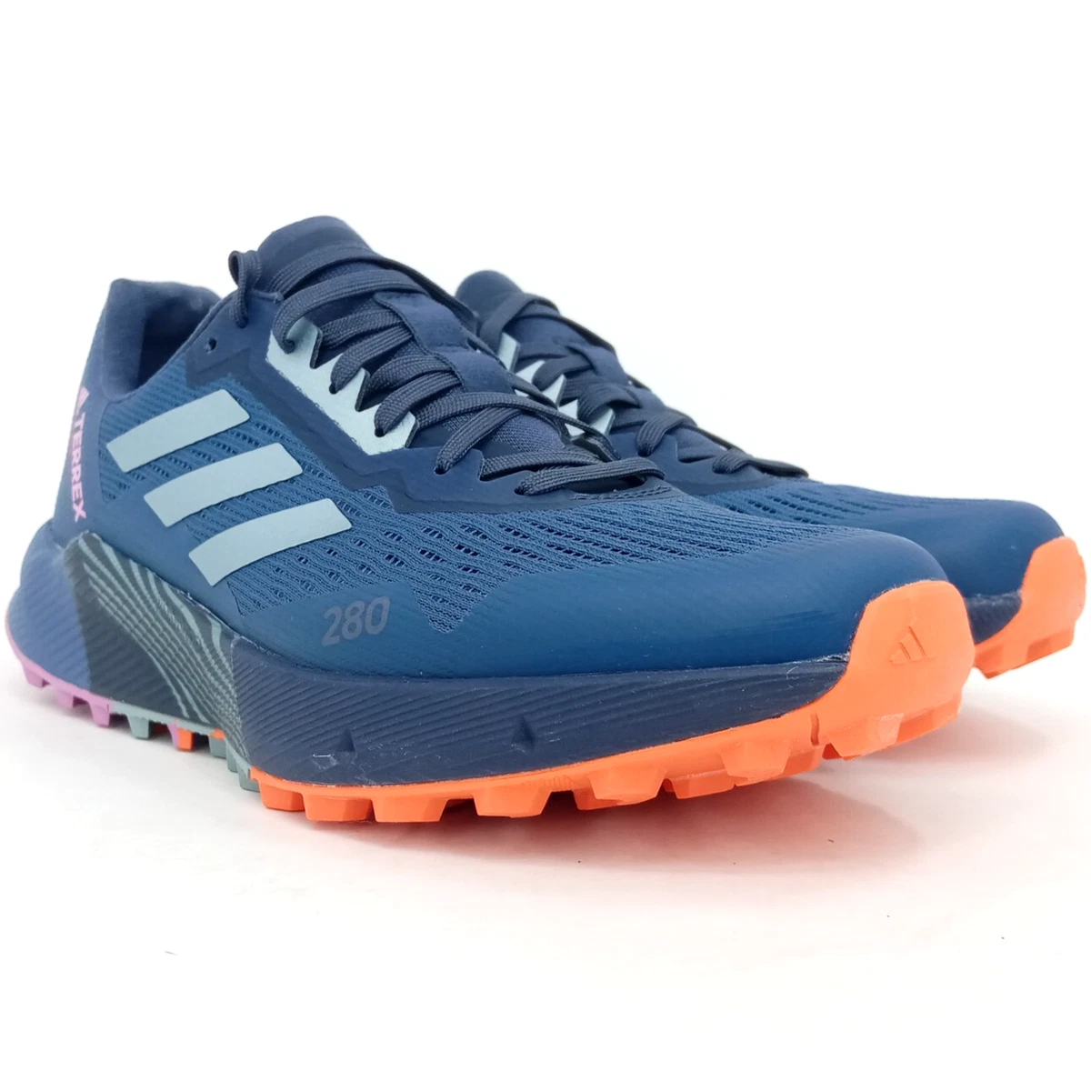 adidas gazelle silver green womens Men's On Cloudventure Peak 3, Black/Glacier, 7 D Medium