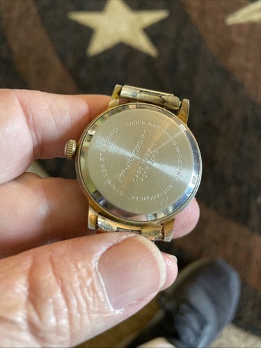 VINTAGE MEN,S SIZE CHARLIE TUNA DIAL WATCH WITH GOLD TONE CASE Old School - Picture 9 of 10