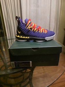Nike LeBron 16 para Hombre Talla 9.5 Martin's
