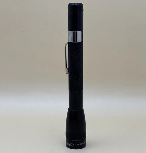 Mini Maglite AAA Flashlight Black by Mag Instrument USA Pocket Clip Key Ring - Picture 2 of 7