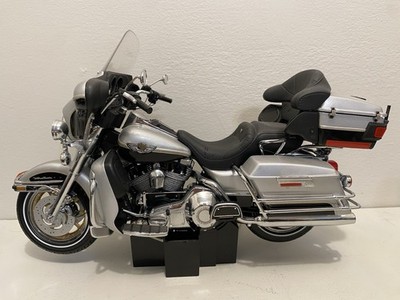 Franklin Mint Harley Davidson 2003 Ultra Classic Electra Glide 1