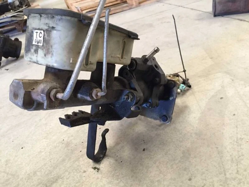 Chevrolet K3500 C3500 99 5,7 L 4x2 Master Brake Cylinder Booster ASSM Foto 2 de 4
