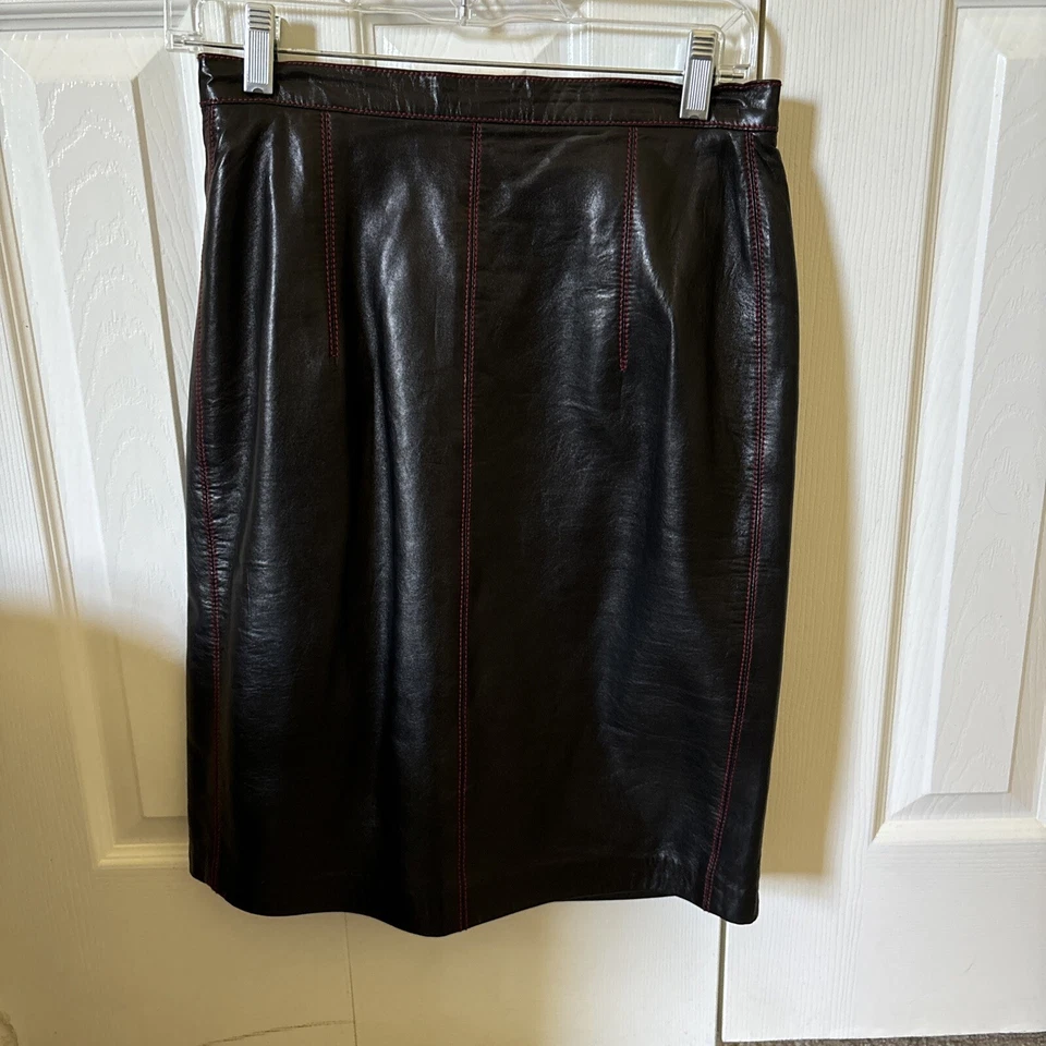 Vintage Black Leather Escada Skirt With Red Threading. Great Condition. Size 8 - Image 4 of 4