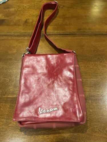 Bolso Mensajero Vespa Forme Rojo Piaggio World’s Finest Scooter