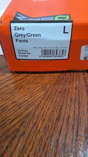 Clogger Chainsaw Pants Large - Picture 2 of 4