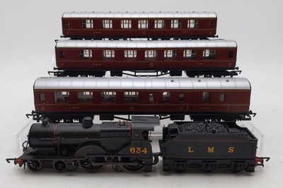 Hornby R2172 OO Scale LMS 2-2-0 Class 2P Steam Locomotive Passenger Set EX