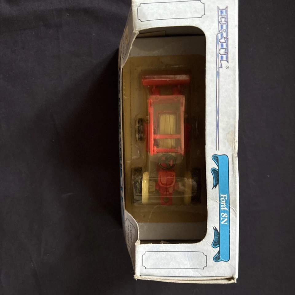 Ford 8N Tractor Red Loader Vintage Vehicle made USA 1/43 NIB 1980’s - Image 2 of 4
