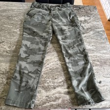 Women  s Gap Girlfriend Chinos Size 6