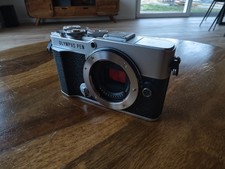 Olympus PEN E-p7 schwarz Body Micro Four Thir...