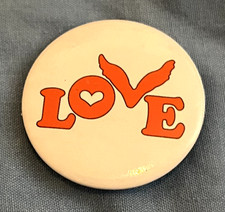 Coldplay Chris Martin Love Button Pin Badge Orange Music Of The Spheres Tour