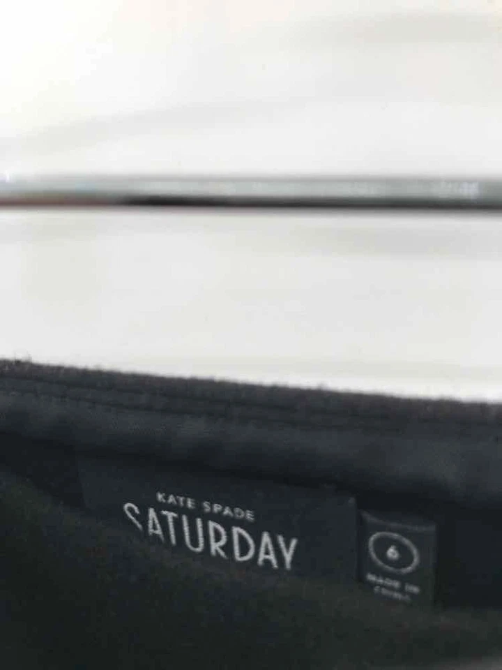 Mini-saia Kate Spade Saturday preta tamanho 6 envoltório de lã usada - Imagem 3 de 3