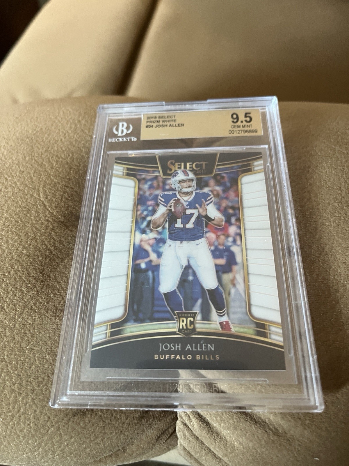 2018 Panini Select - Concourse Josh Allen #24 White Prizm /75 (RC)