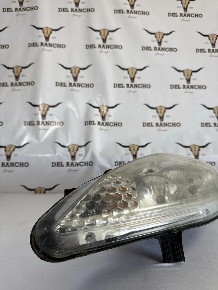 Faro lateral derecho (pasajero) Ford Fiesta 2011-2014 OEM usado Foto 3 de 4