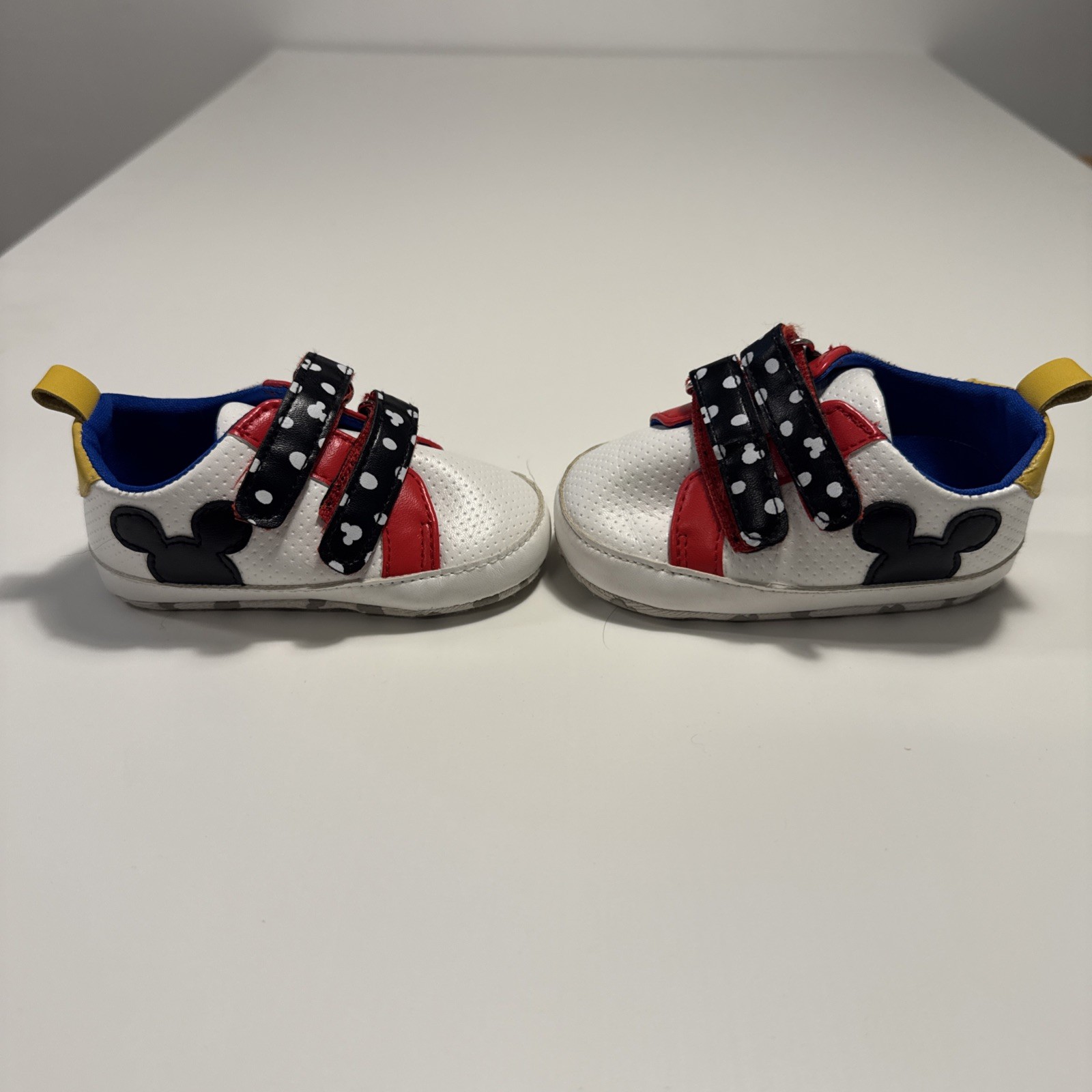 Size 4 Infant Crib Sneakers Boys Girls Unisex