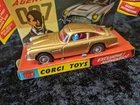 Corgi Toys 261 Special Agent  007 James Bond's Aston Martin DB5 Original Vintage