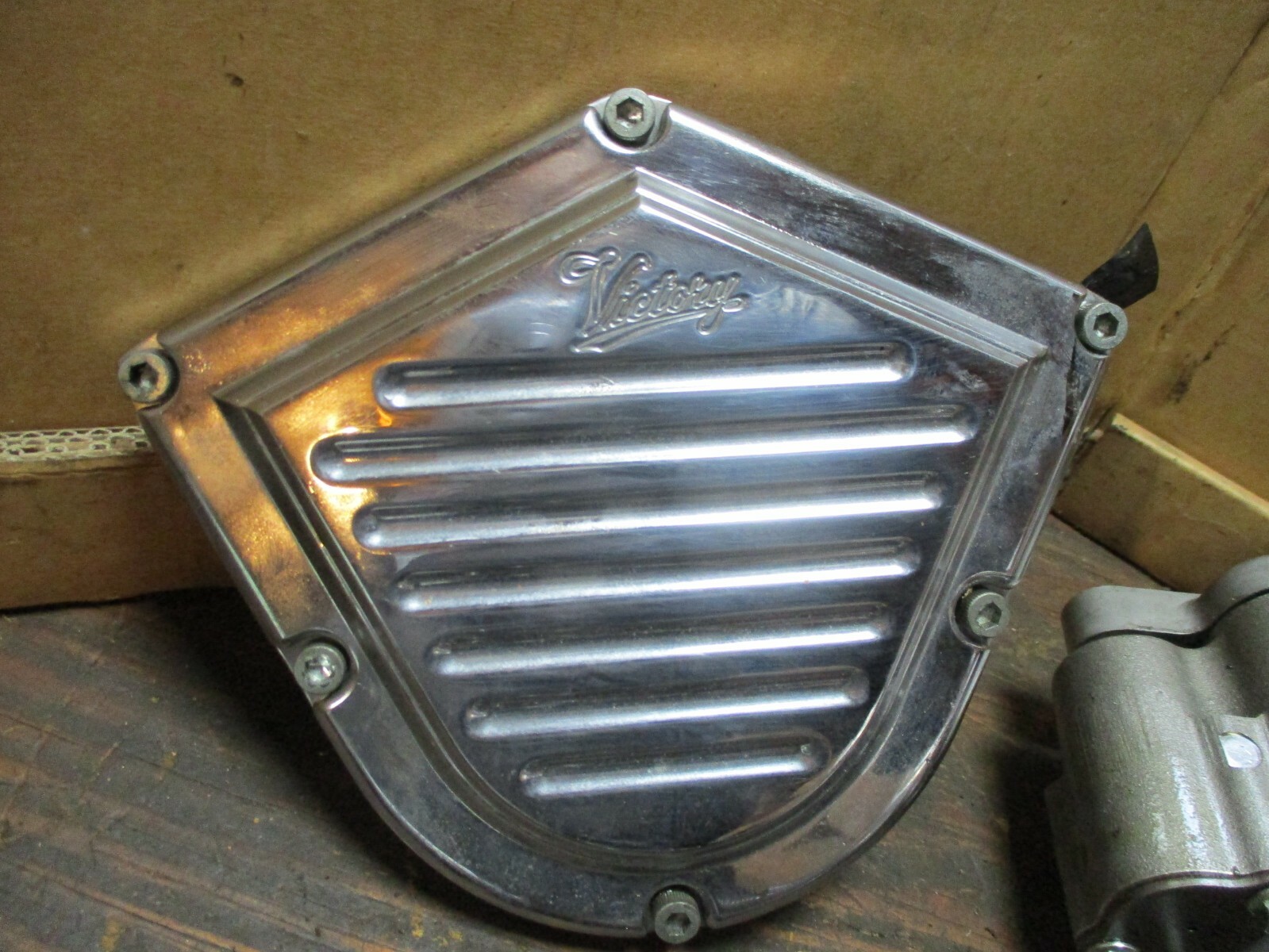 2000 VICTORY V92SC V92 SPORT CRUISER CAM COVER OIL PUMP PUSH ROD