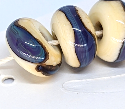 6x artisan handmade glass beads NWT blue green cream opal lustre silverglass - Picture 5 of 6