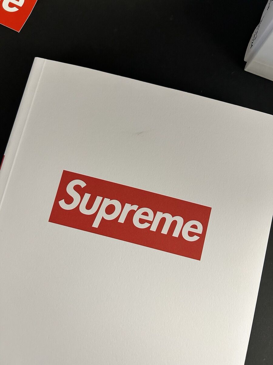 Supreme 30 Years : T-Shirts 1994-2024 Book 30th Anniversary Supreme 30 Years : T-Shirts 1994-2024 Book 30th Anniversary