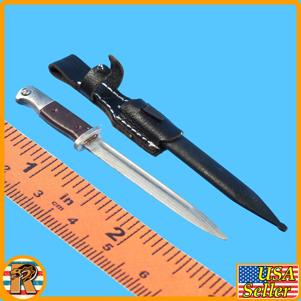 Paul Baumer WWI - Metal Bayonet & Sheath - 1/6 Scale DID Action