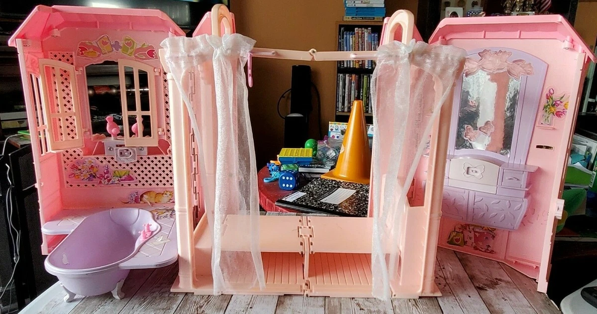 Barbie fold 2025 out house