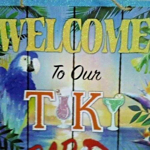 Welcome to Our Tiki Bar Glitter Hanging Sign - 第 4/7 張圖片
