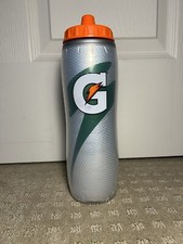 Lightly Used Gatorade Insulated Squeeze Water Bottle 30 oz, keeps drinks colder