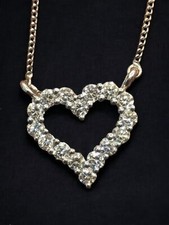 Magnificent 1.28 Cts F/VS1 Round Brilliant Cut Diamonds Heart Necklace 18K Gold