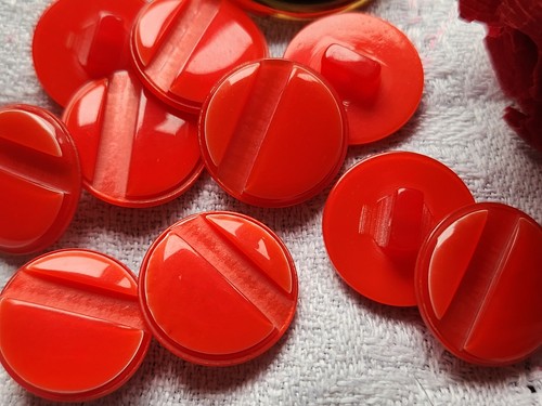 Lot De 6 Gros Boutons Vintage Rouge à Liseré Doré - Taille 2,5 Cm - Réf 6122 - Occasion