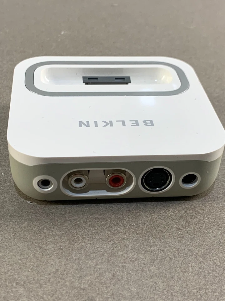 Base de alimentación Belkin para iPod F8Z065-RX Foto 3 de 4