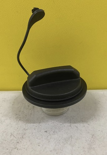 FORD STREETKA STREET KA PETROL CAP WITH ANTI LOSE CORD - Picture 6 of 6