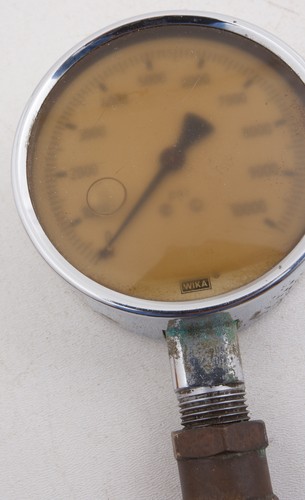 WIKA Glycerine Filled Pressure Vintage Caterpillar Gauge 10,000 lbs (E4L)Clouded - Picture 2 of 10