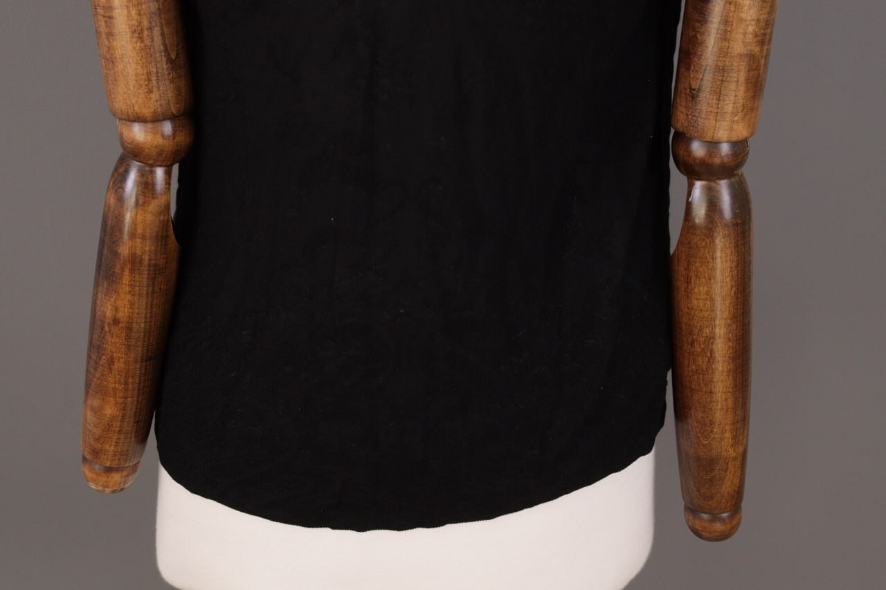 IVKO Sleevless Pullover Structure Pattern Black S… - image 7