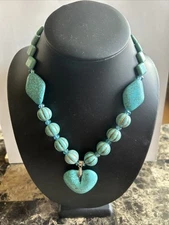 VTG Faux Turquoise Heart Shaped Pendant Beaded Necklace 18” + 2.5” Ext