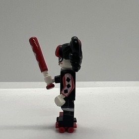 Lego Harley Quinn DC Super Villain Minifigure with Bat  70906 70922 sh306 Sh0306