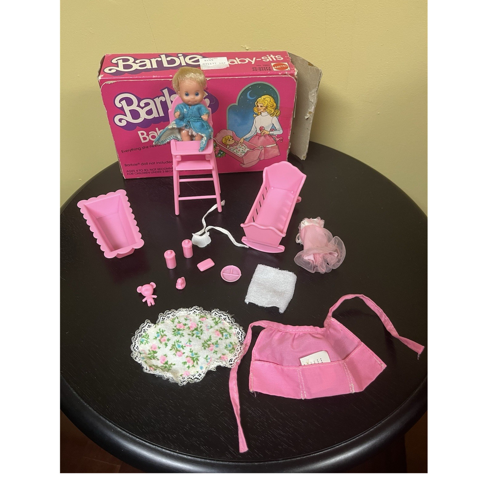 Mattel Barbie Baby-sits Doll Playset 1976 MPN 7882 Baby Doll Accessories