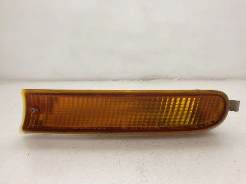 Luz de estacionamiento/esquina del conductor lámpara de giro compatible con 96-97 RAV4 81520-42020 Foto 2 de 4