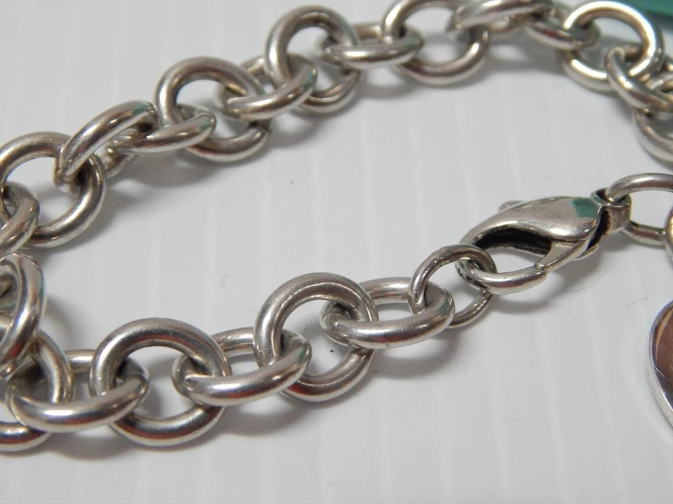 XTRA NICE HEAVY TIFFANY STERLING SILVER ENGRAVABLE HEART CHAIN BRACELET + BOX - Image 4 of 4