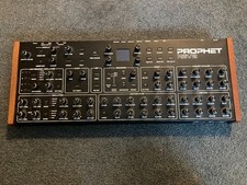 Dave Smith Instruments Prophet Rev2 8 Voice Synthesizer