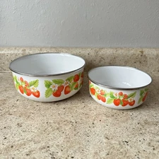 2 VTG Kobe Nesting Enamel Mixing Serving Bowls Strawberry Plants Flowers Japan