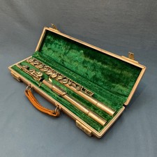 Boosey  Hawkes Series 2-20 Closed Hole Flute S/N 259846 England