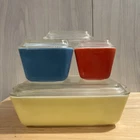 VTG 1950's PYREX 7 pc Refrigerator Dish Set Primary Colors RED-BLUE-YELLOW-LIDS