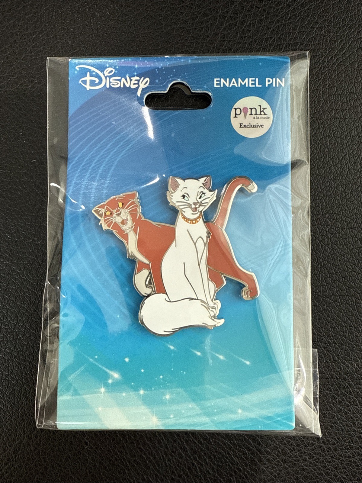 Disney The Aristocats Duchess and Thomas O'Malley Coreline Collectible Pin