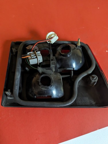 GENUINE OEM 1998-2001 SAAB 9-5 LEFT HAND INSIDE TAIL LIGHT 4564 - NO BULBS - Bild 3 von 5