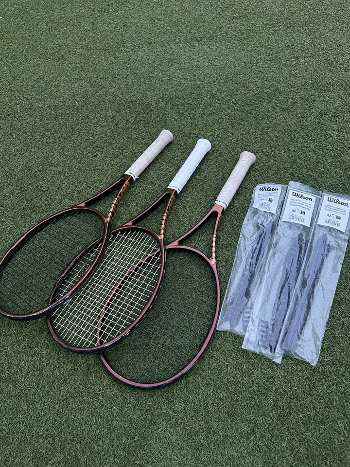 Wilson Pro Staff 97 V14 Tennis Racket Grip Size 3, photo 1 of 4