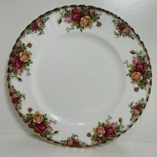 1962 Royal Albert Old Country Roses 10.5” Dinner Plate Bone China