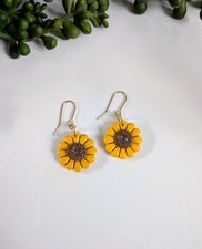 💕  Small Sunflower Handmade Polymer Clay Earrings💕