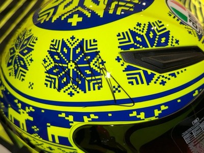 Valentino Rossi #46 signed 2015 AGV K-1 