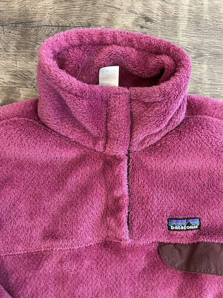 Patagonia Mujer’s Polar GRANDE Piel Púrpura Textura Cuarto de Presión - Ver Descripción Foto 2 de 4