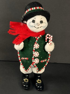 Annalee 2005 Snowman Christmas Doll Candy Cane Felt Holiday Figurine